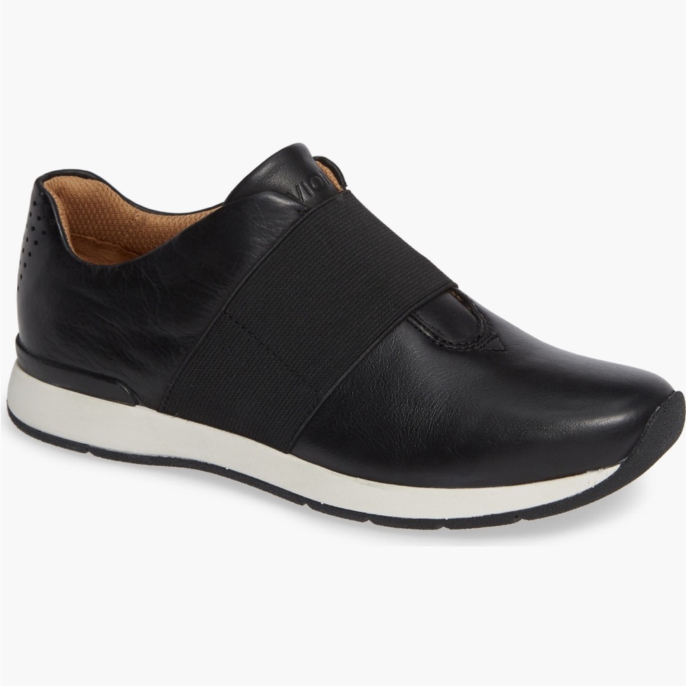 Vionic Women's Black Slip-On “Codie” Sneakers - size 9